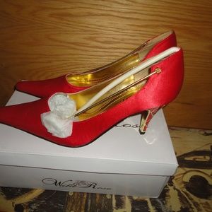 WILD ROSE SHINY RED WOMEN'S EVENING SHOES 7.5